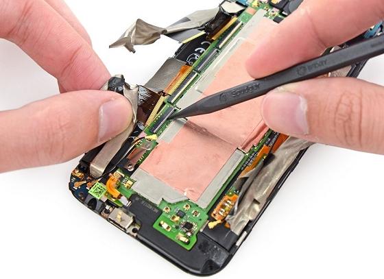 iFixit : HTC One M8 rất khó sửa chữa