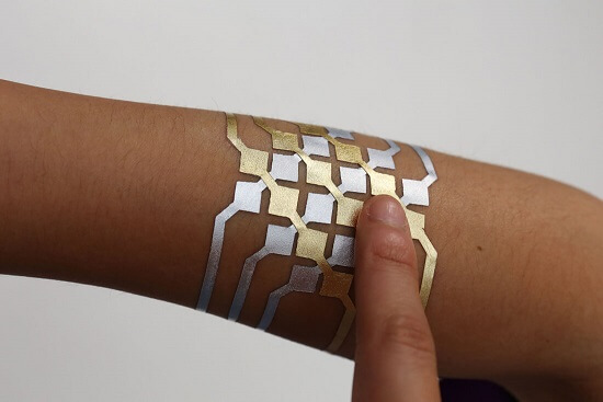 MIT và Microsoft tạo ra hình xăm tạm thời bằng vàng lá có thể điều khiển được thiết bị 