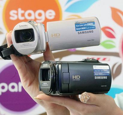 Samsung giới thiệu máy quay có Zoom quang 52x